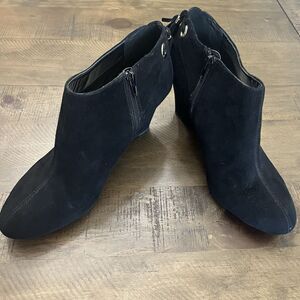Anne Klein Women's Suede Black Wedge Bootie 10 Ankle Zip‎ Tassel Fall NWOB!!